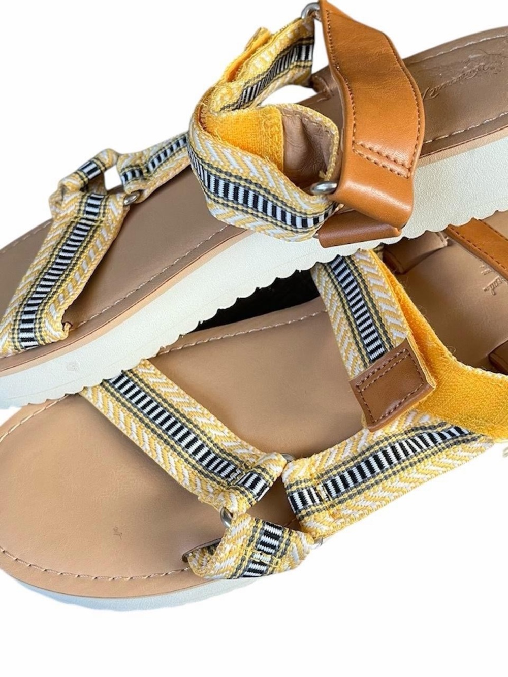 Summer Outdoor Yellow Strappy Walking Sandals Thick Sole Size 10 Velcro